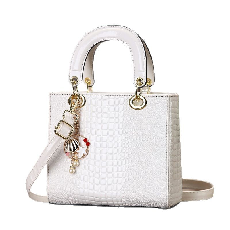 Маленькая квадратная сумка с к – обзор и цена Luxury Bags Classy