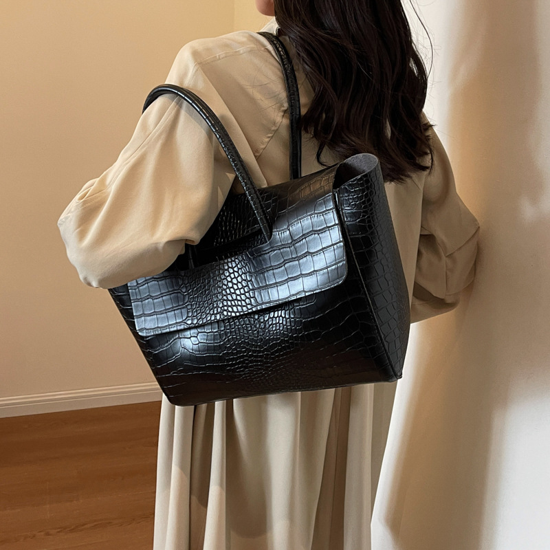 Новинка 2024, большая сумка с  – обзор и цена Luxury Bags Edit