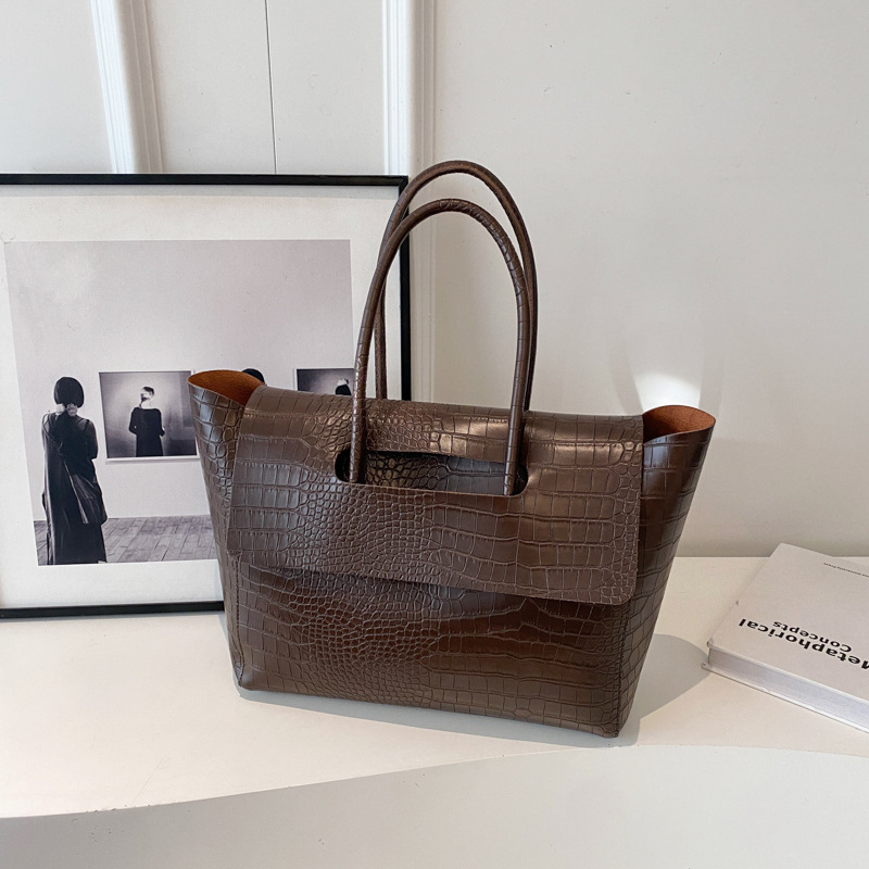 Новинка 2024, большая сумка с  – обзор и цена Luxury Bags Edit
